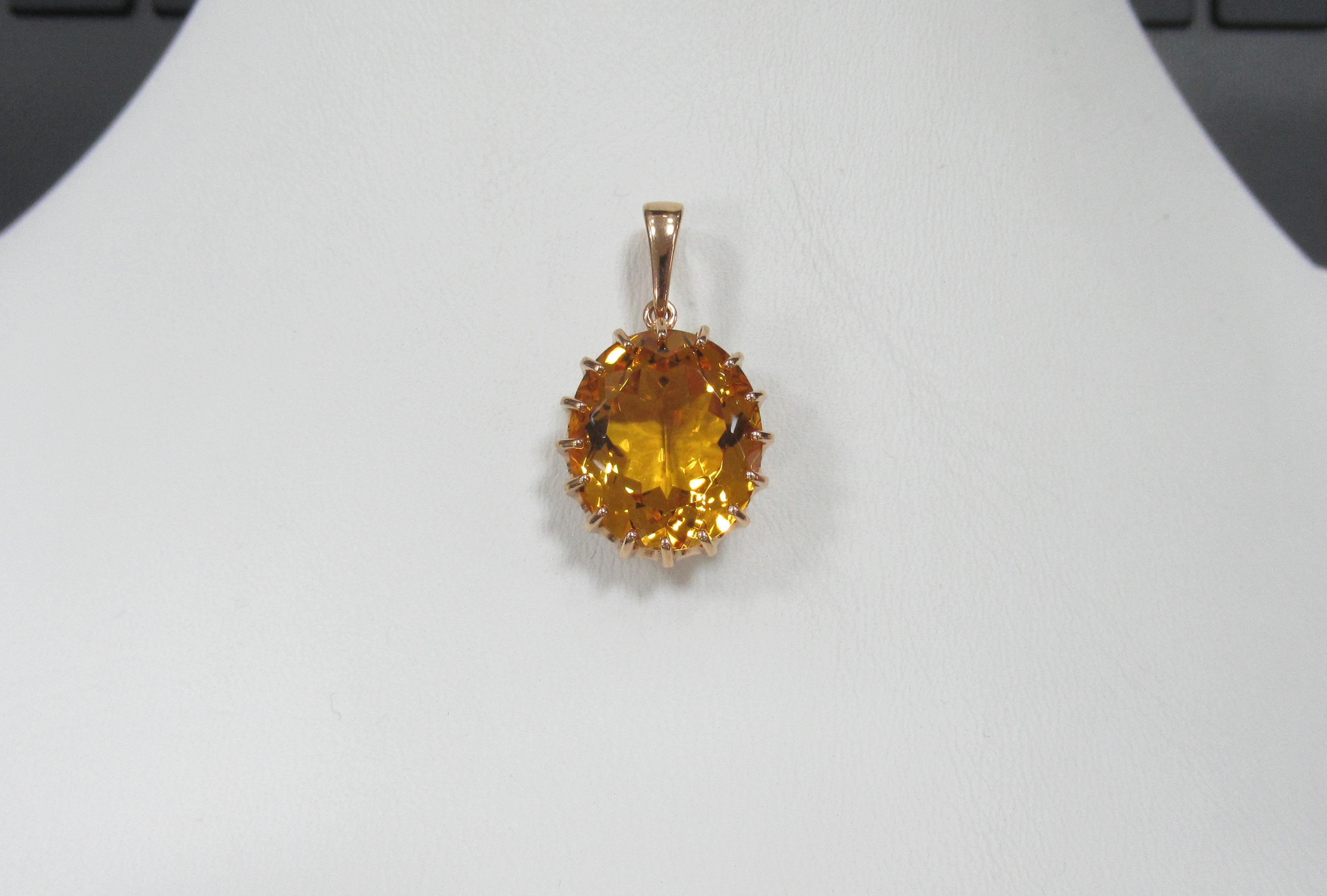 Серебряная подвеска с цитрином